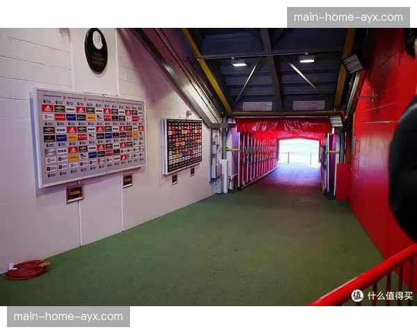 通讯：老特拉福德西看台翻新工程进展报告